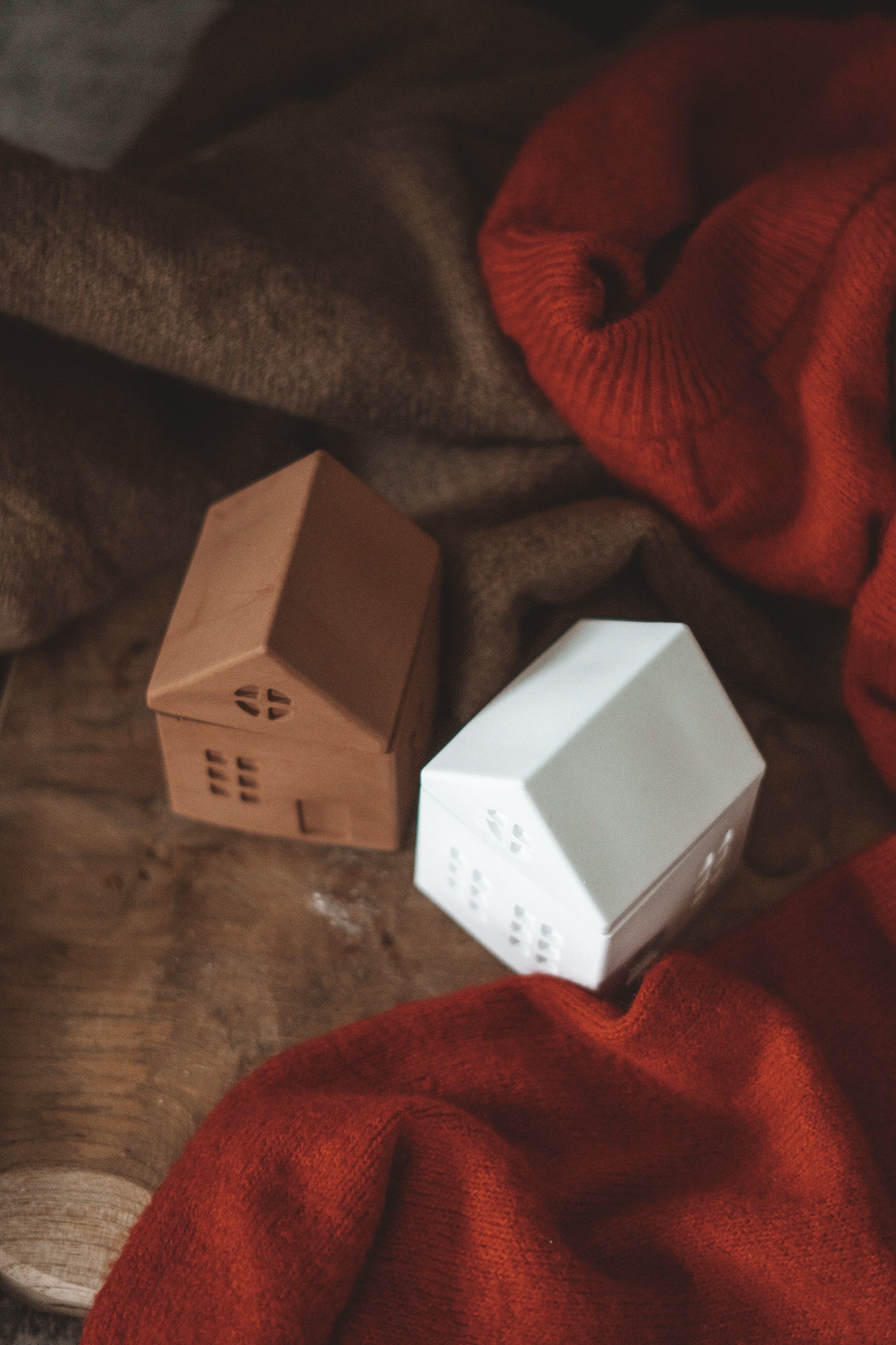 CHRISTMAS HOUSE (CANDLE)