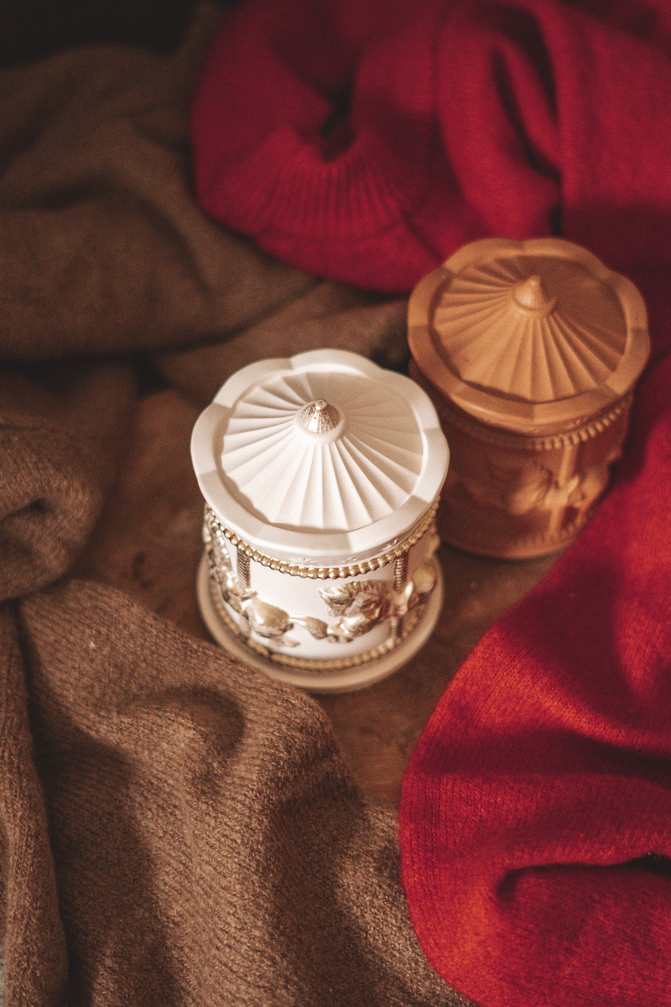 TALL CAROUSEL (CERAMIC)