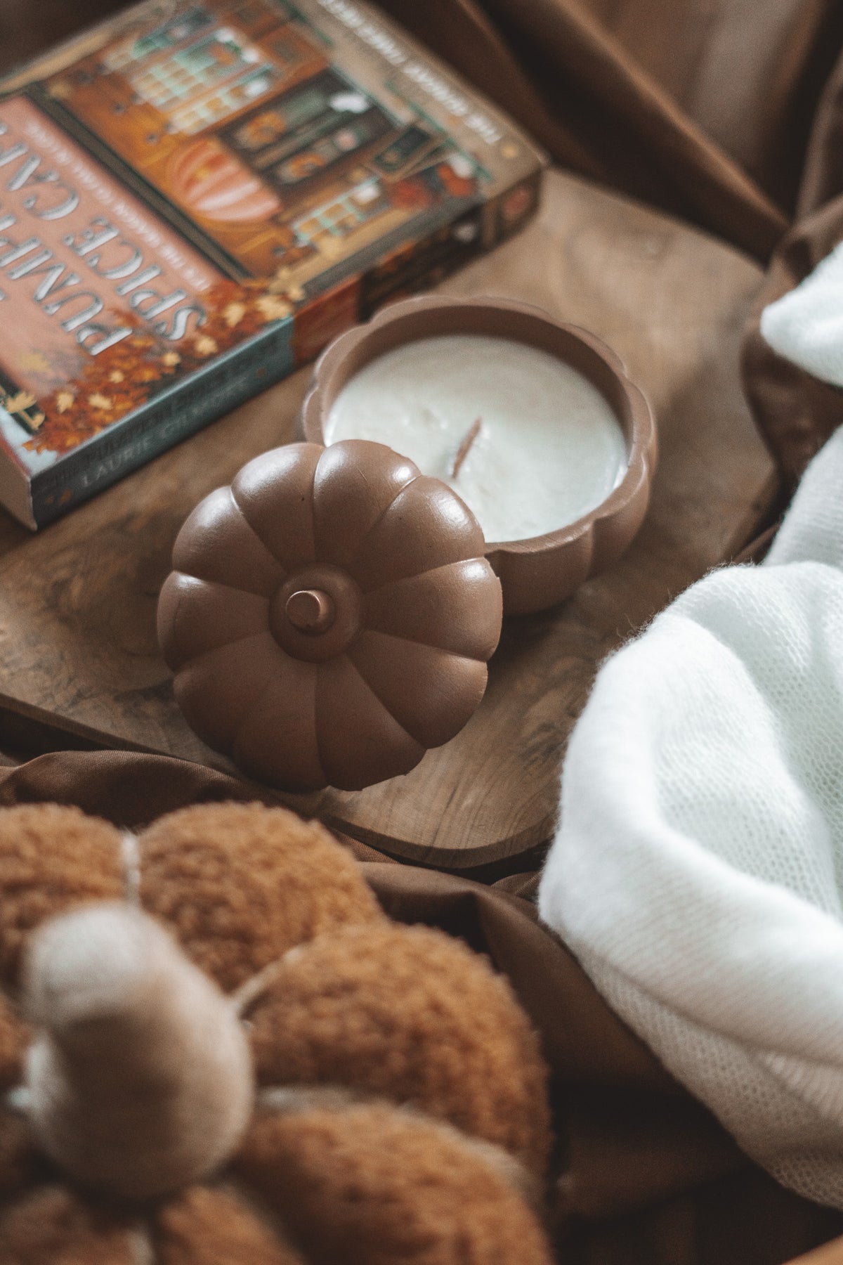 LARGE PUMPKIN (CANDLE)