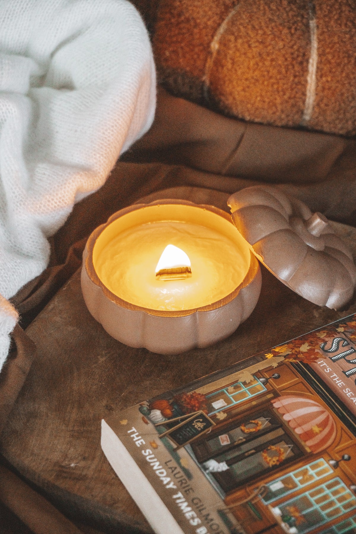 LARGE PUMPKIN (CANDLE)
