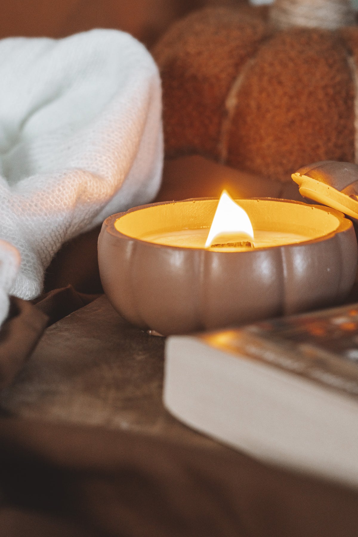 LARGE PUMPKIN (CANDLE)