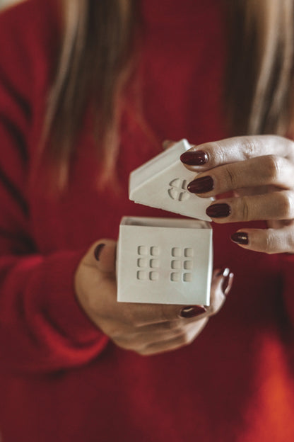 CHRISTMAS HOUSE (CANDLE)