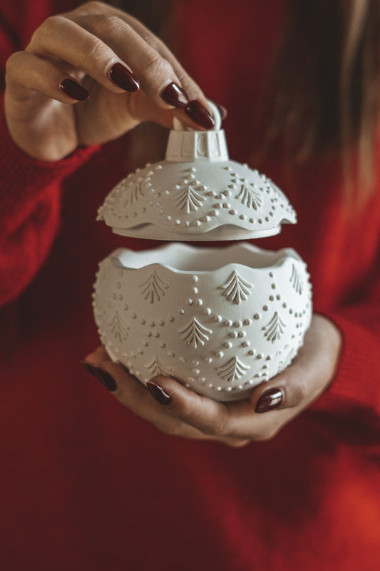 BIG CHRISTMAS BAUBLE (CERAMIC)