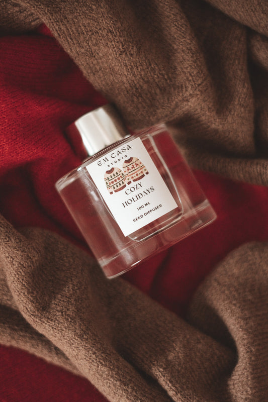 COZY HOLIDAYS REED DIFFUSER