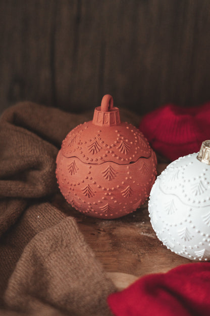BIG CHRISTMAS BAUBLE (CERAMIC)