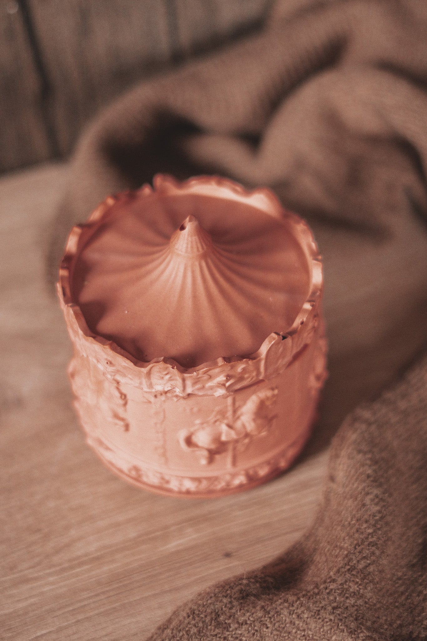 CARROSSEL LARGO EM VERMELHO