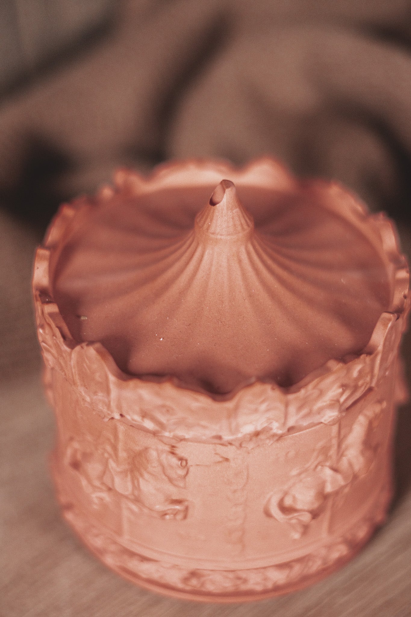 CARROSSEL LARGO EM VERMELHO