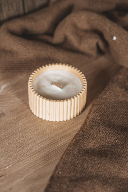 VELA DE CANELA EM COPO AMARELO