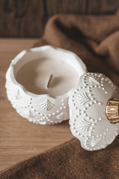 VELA EM BOLA DE NATAL GRANDE COM DOURADO