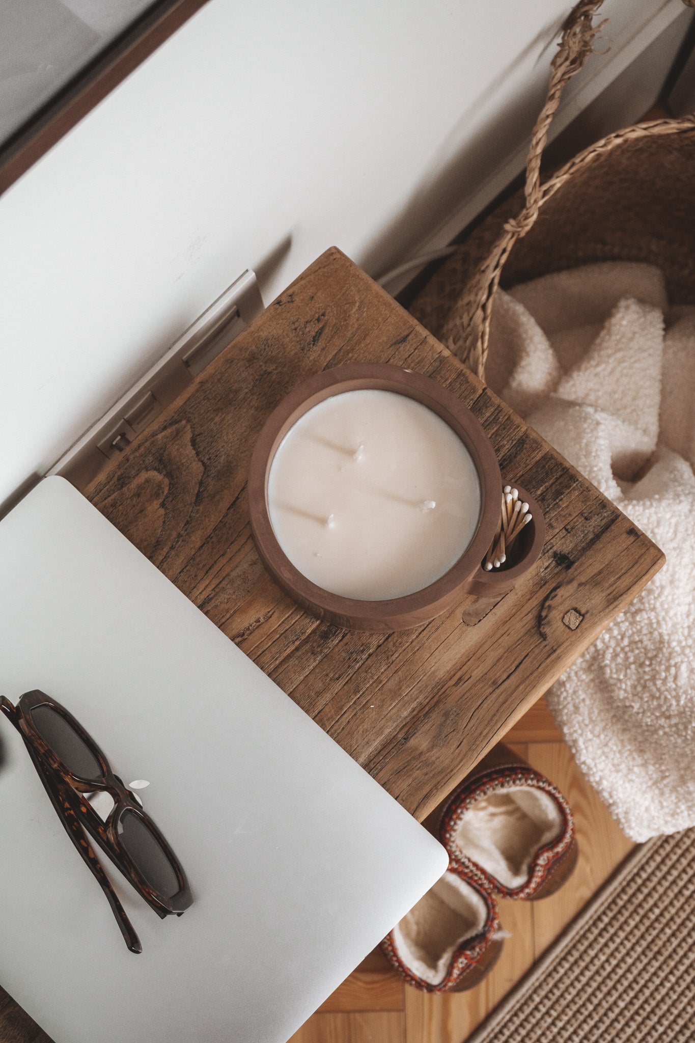 CANDLE WITH MATCHES POCKET