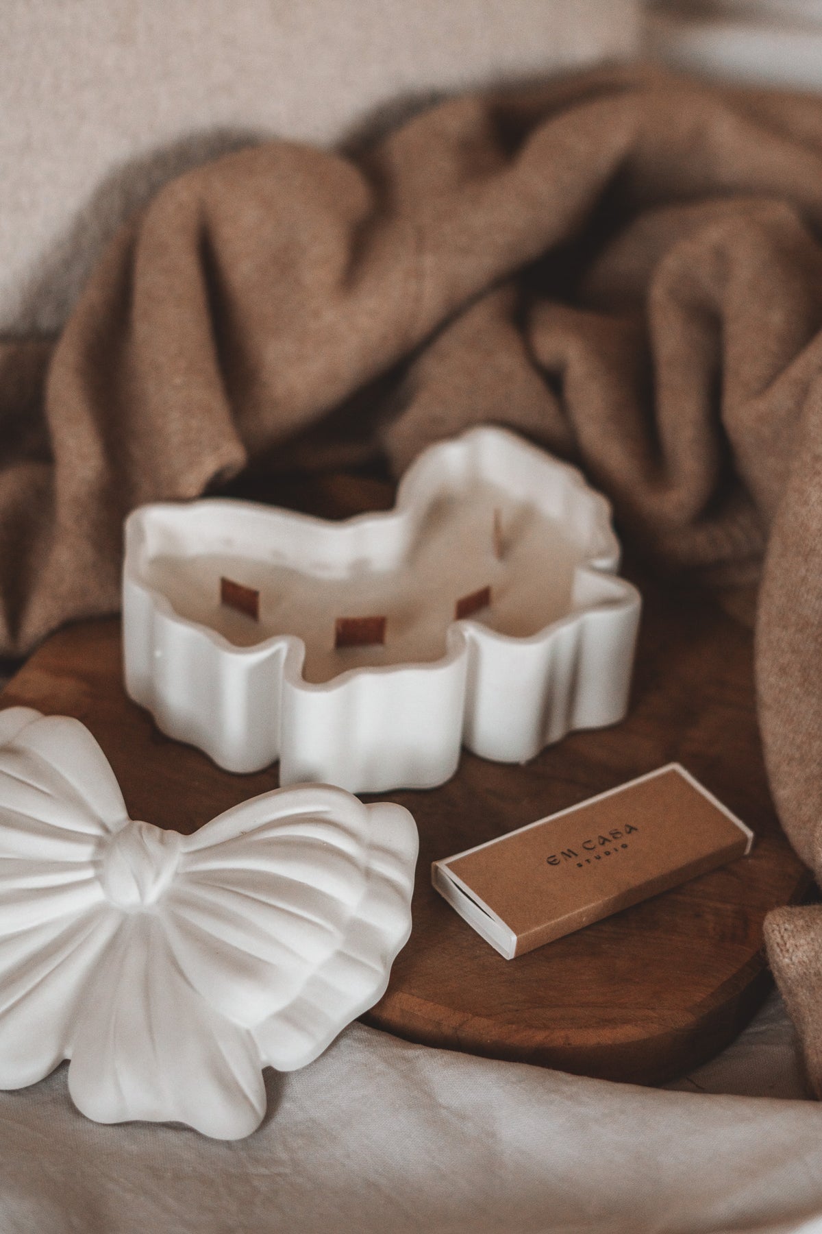 BOW CANDLE