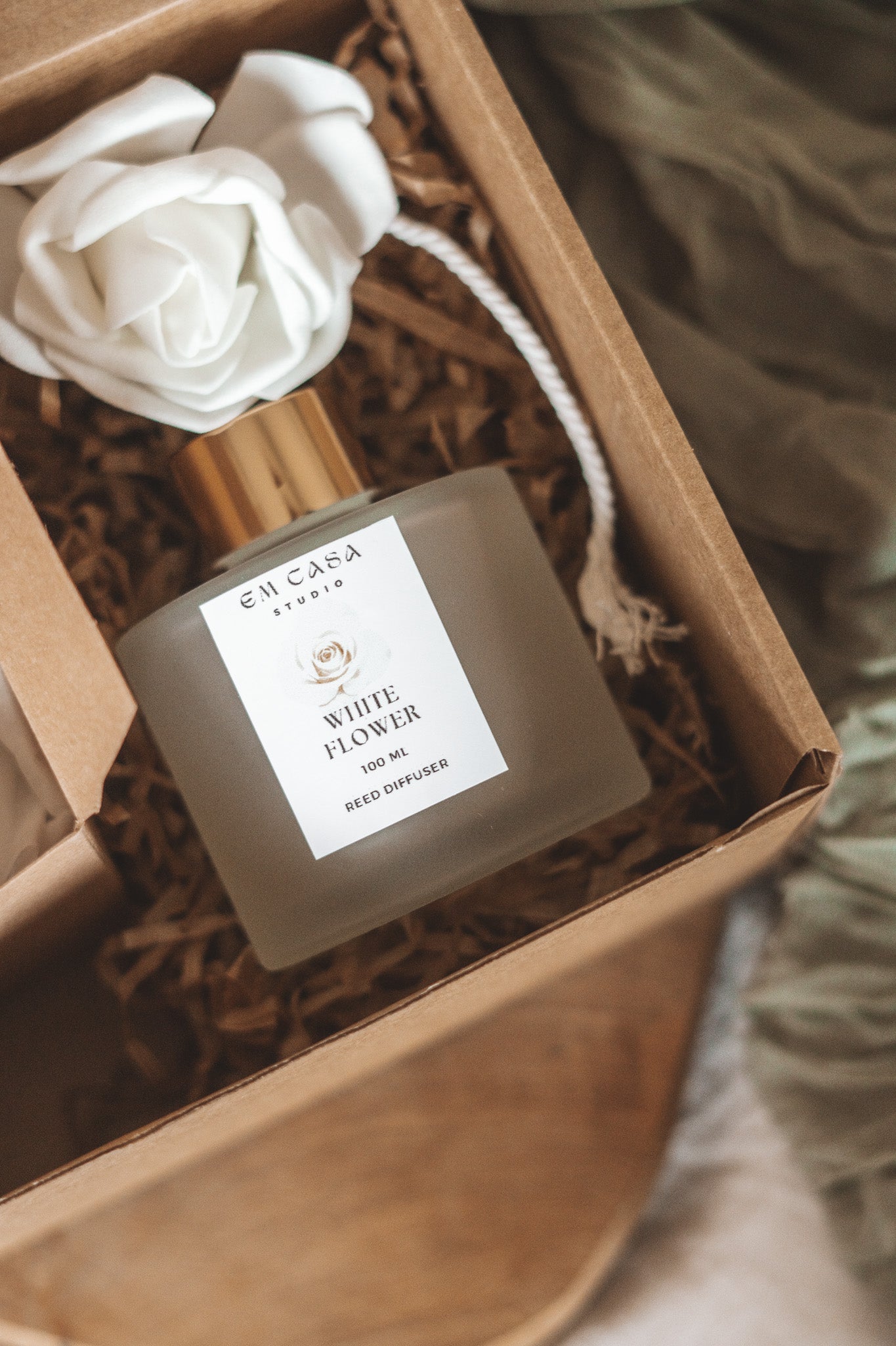 WHITE FLOWER - MOTHER'S DAY