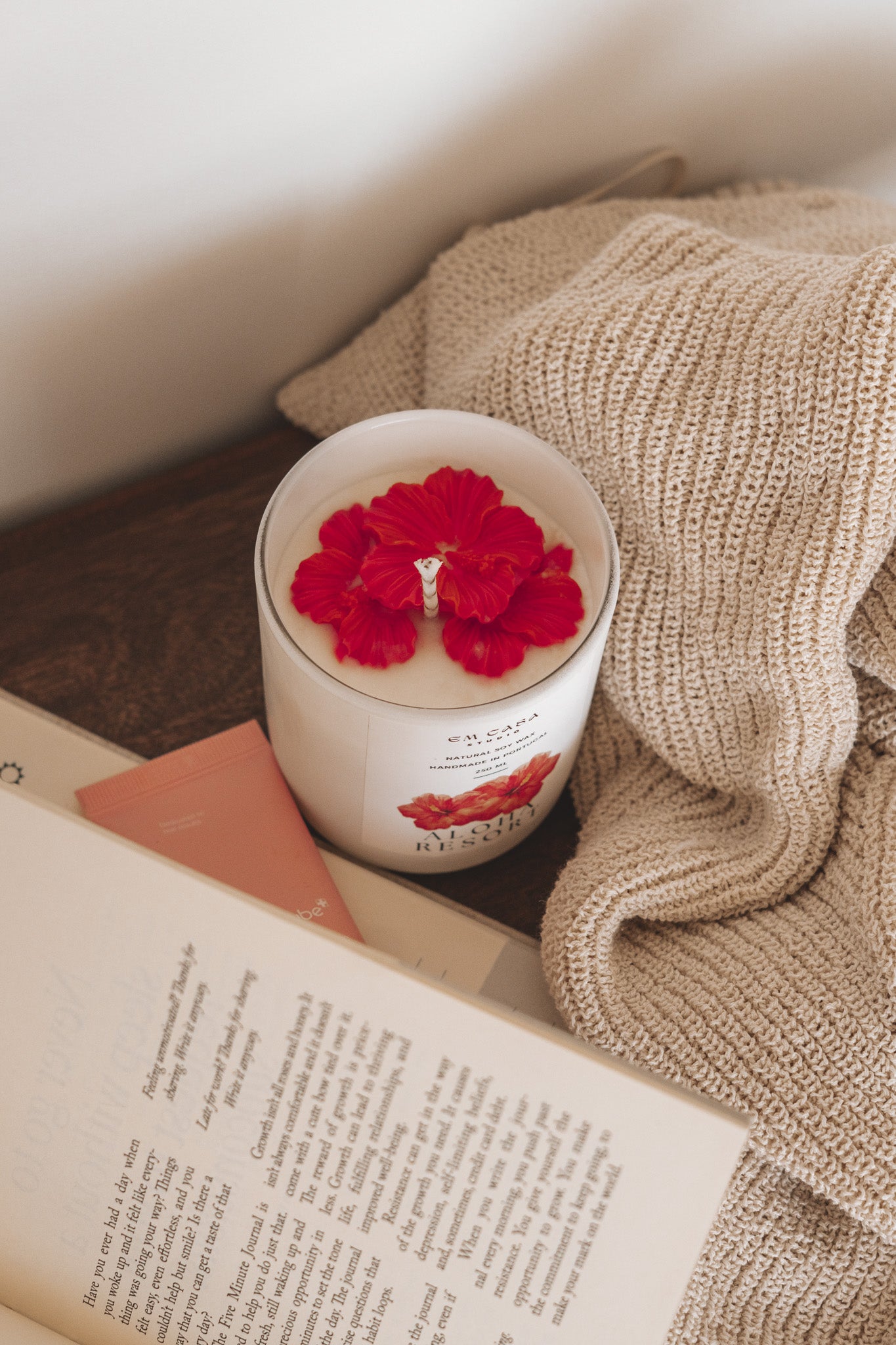 ALOHA RESORT CANDLE