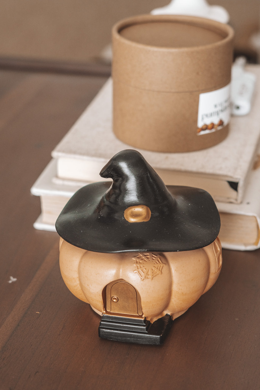 PUMPKIN HAT (CERAMIC)