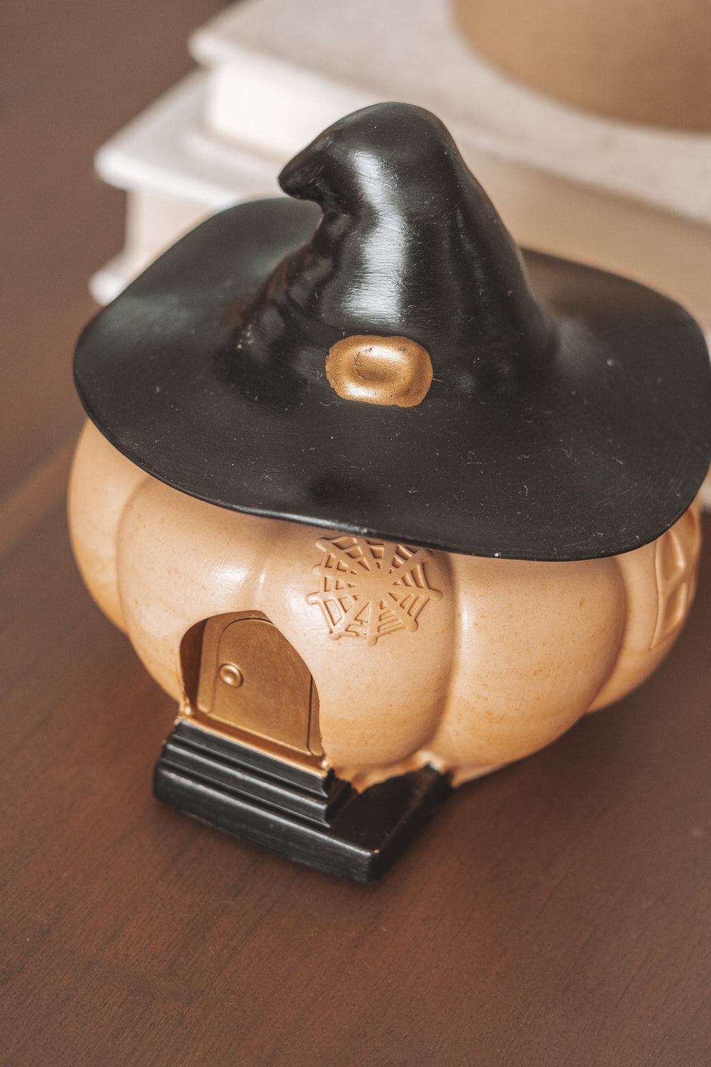 PUMPKIN HAT (CERAMIC)