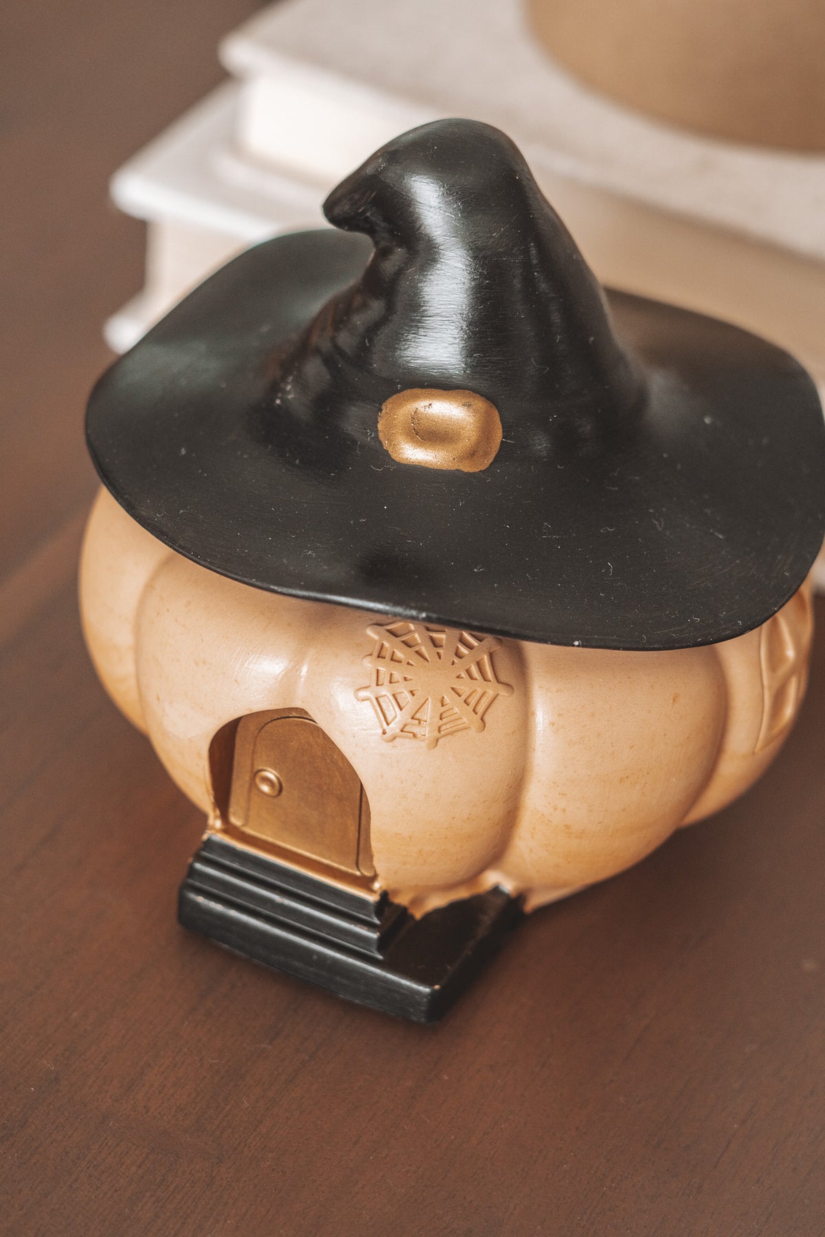 PUMPKIN HAT (CERAMIC)