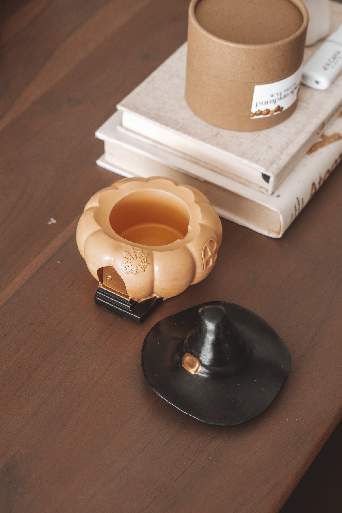 PUMPKIN HAT (CERAMIC)