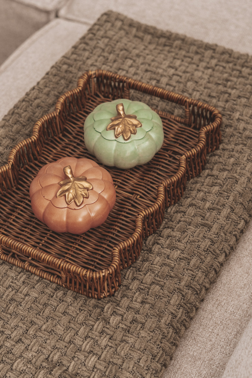 PUMPKIN WITH LEAF (CERAMIC)