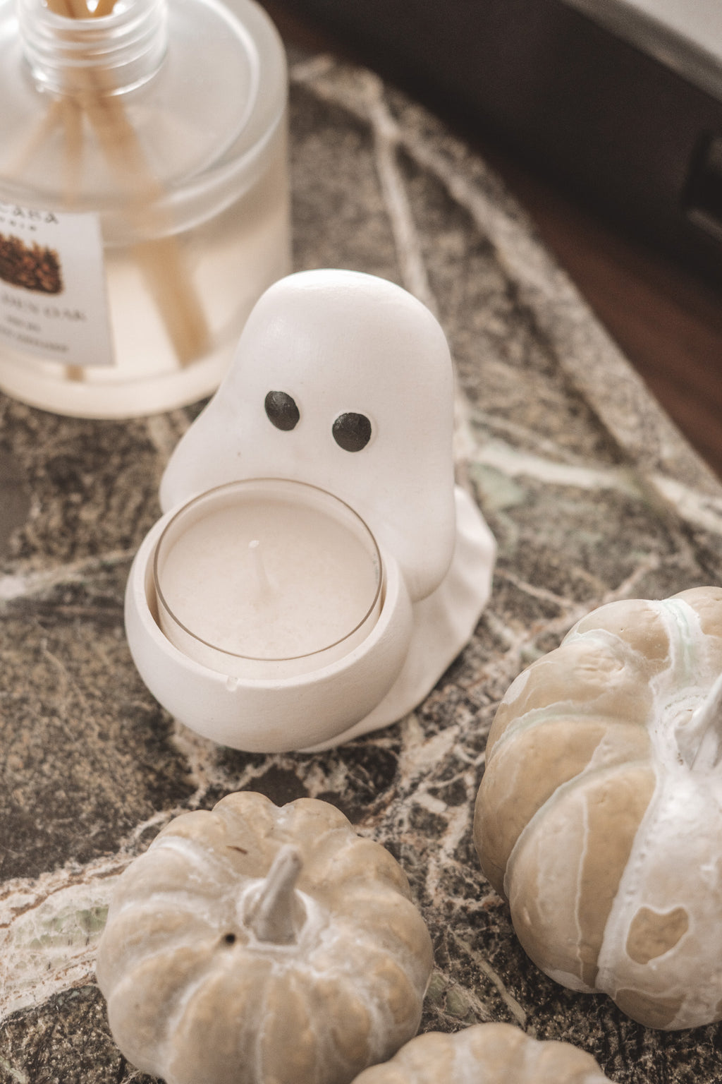 GHOST TEALIGHT HOLDER (CERAMIC)