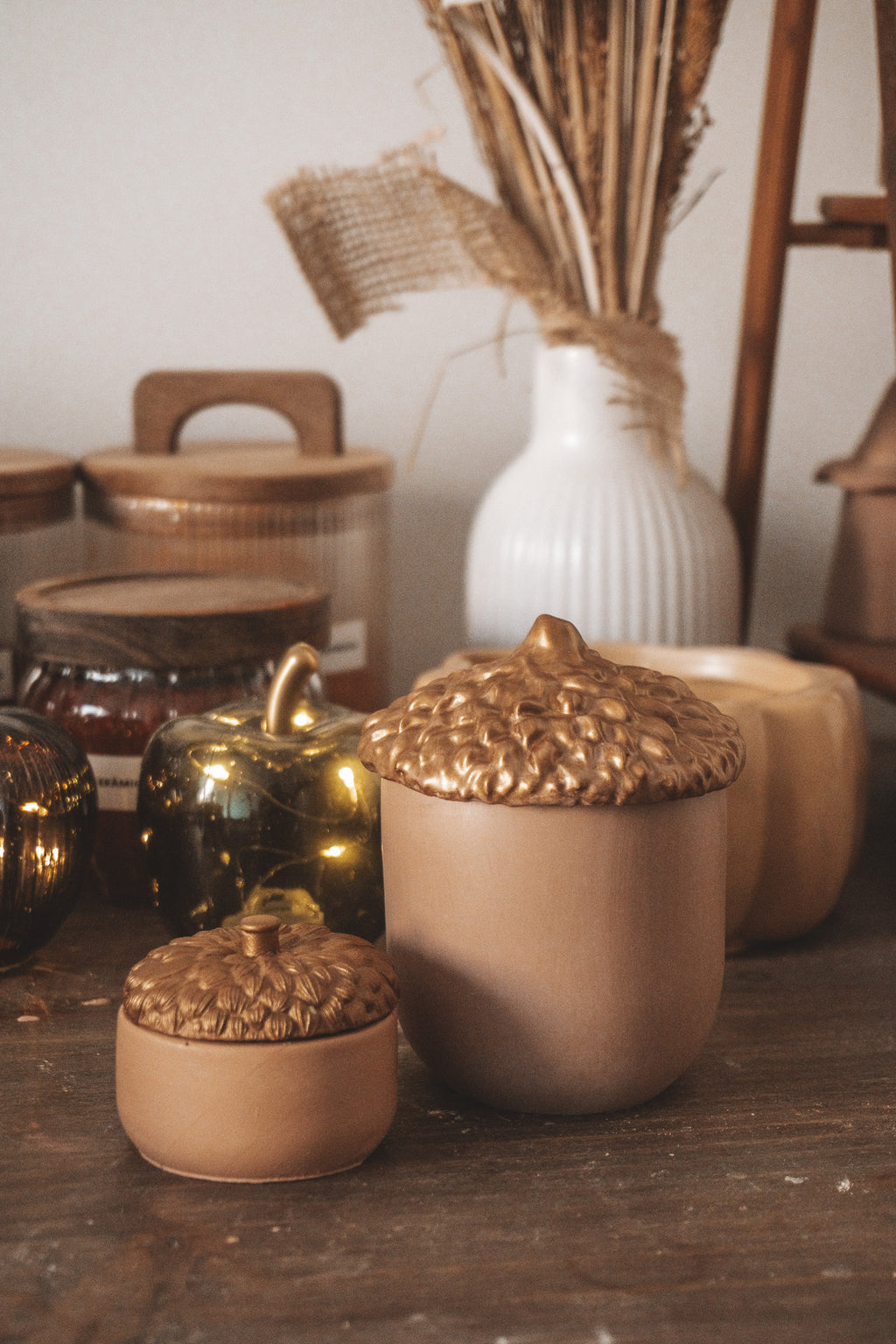 GOLDEN ACORN (CERAMIC)