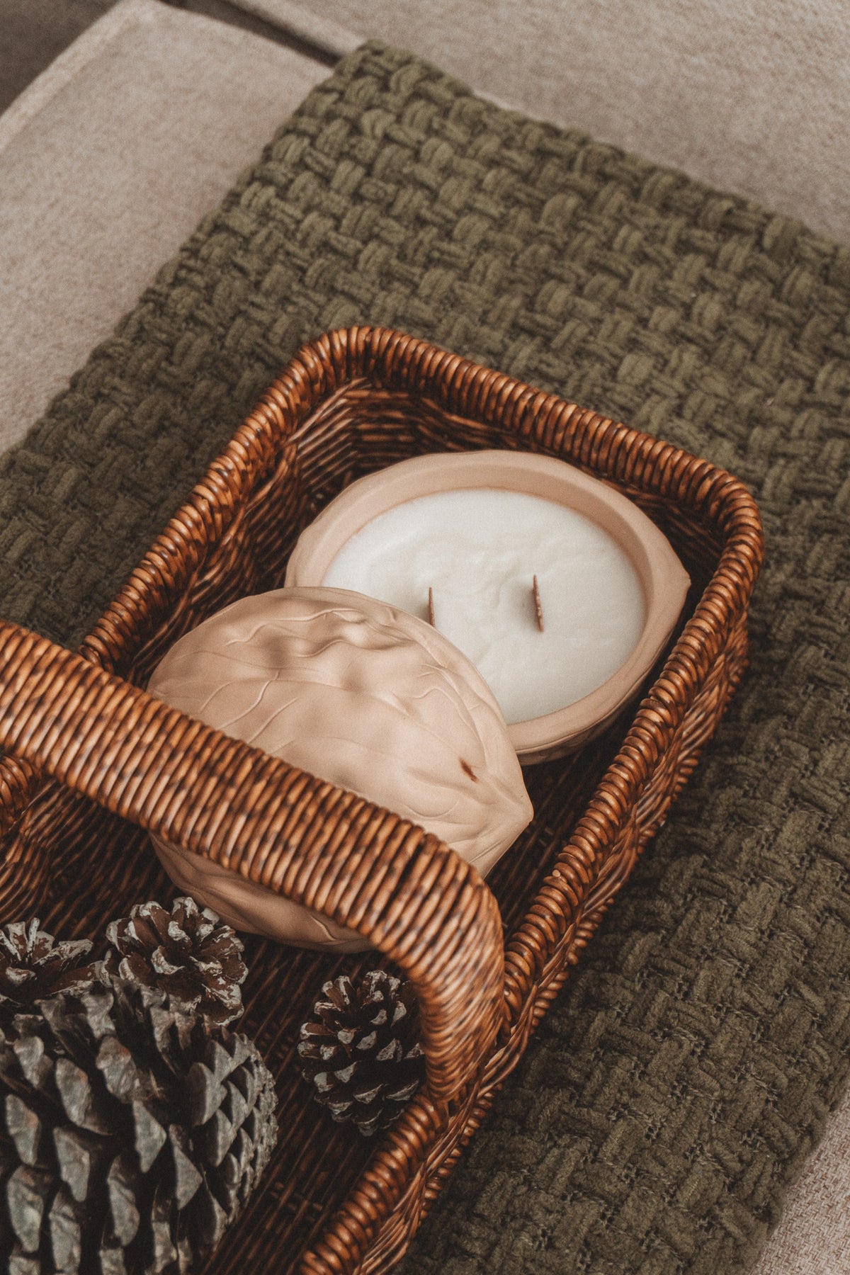 WALNUT (CANDLE)