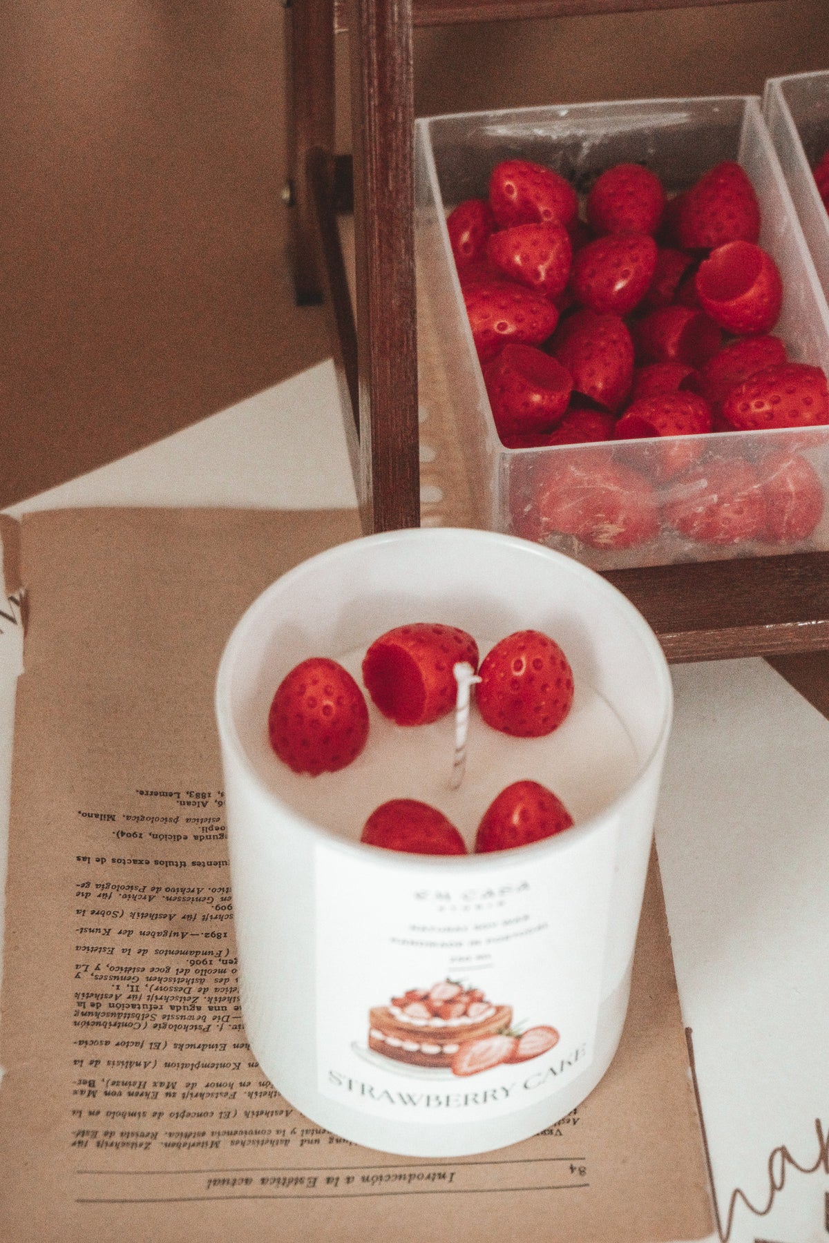 STRAWBERRY CAKE CANDLE
