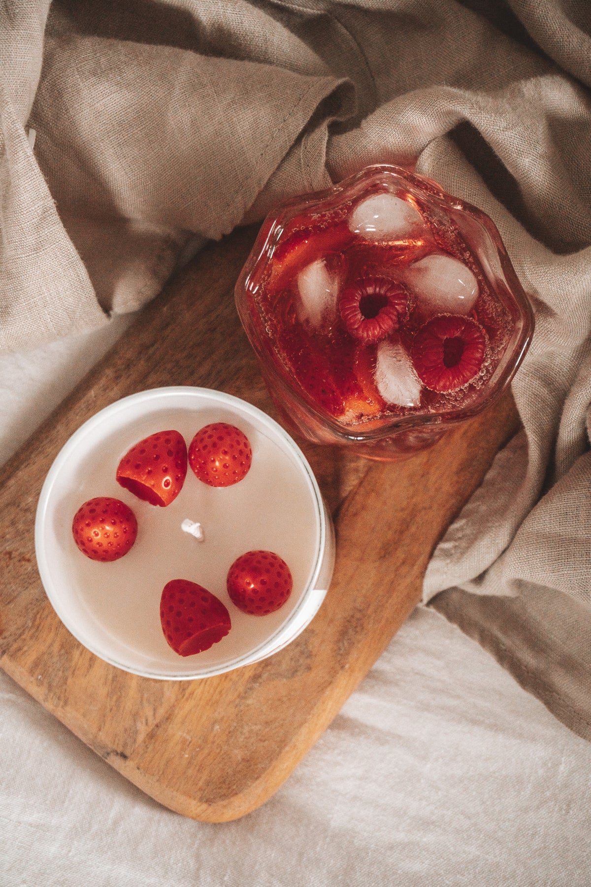 STRAWBERRY CAKE CANDLE