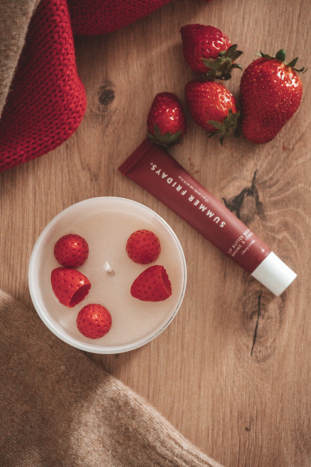 STRAWBERRY CAKE CANDLE
